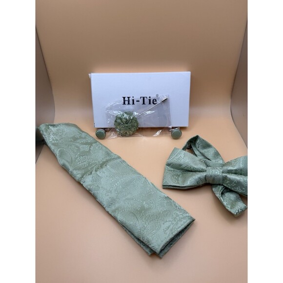 Other - Hi-Tie Green Paisley Bow Tie Set with Accessories